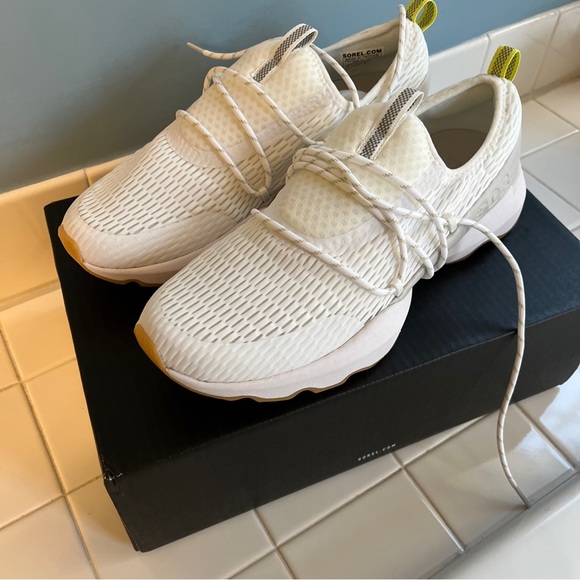 NIB Women’s Sorel Kinetic Impact Lace White Gum Sneaker Sz 11 MSRP $140 - Picture 4 of 8